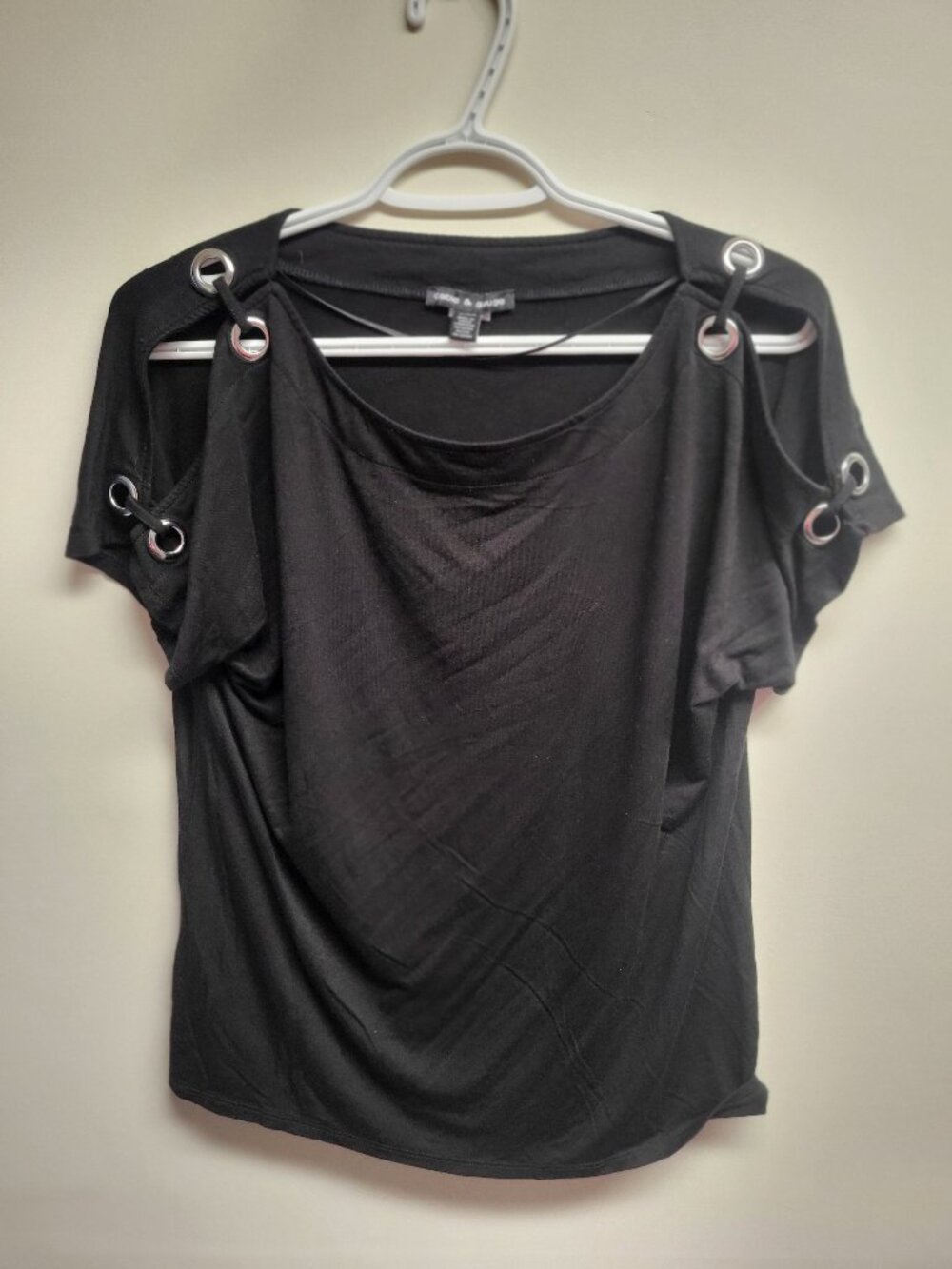 Cable & Gauge Black Grommet Cold-Shoulder Tank Top Me Medium